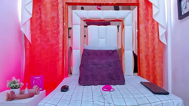 Naomi_curvy69 webcam