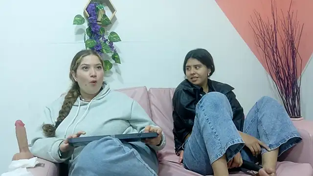 Emilyblosom-y-MiaRose webcam