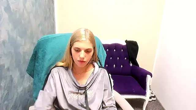 MysticLuna6 webcam