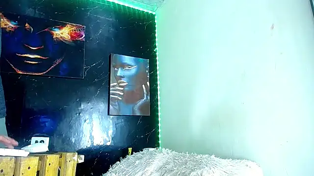 LuxeCouple webcam