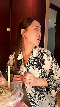 momoli60 webcam