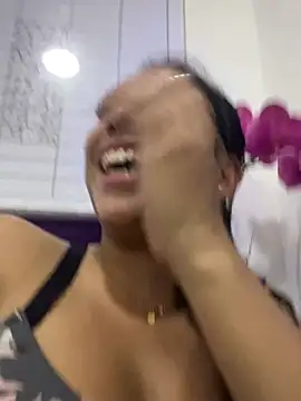 Taliaaa_Paris webcam