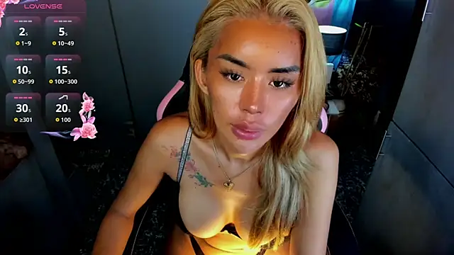 AnitaMoorHead live cam on StripChat