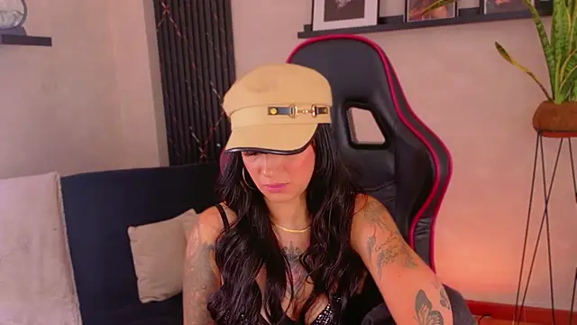 emmyevans1 - EmmyEvans1's free webcam - UK Sex Cams