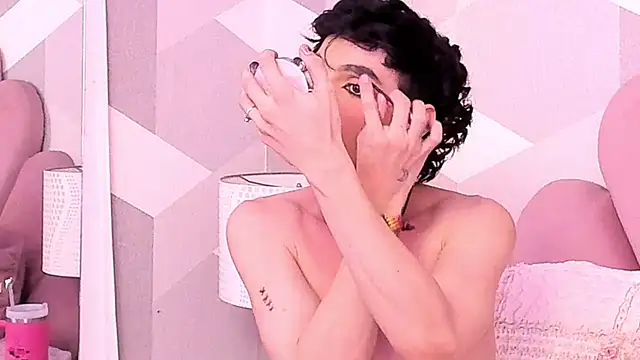 KylieMonnett webcam