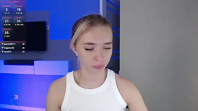 Emily_Hartt webcam