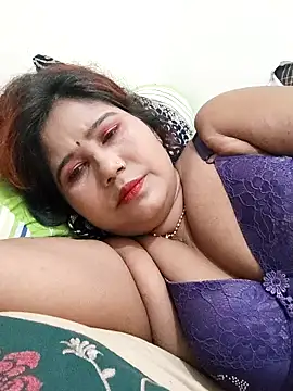 Rose-24 live cam on StripChat