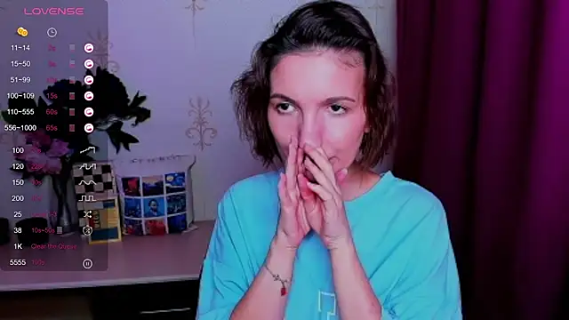 KindHazelHere_ webcam