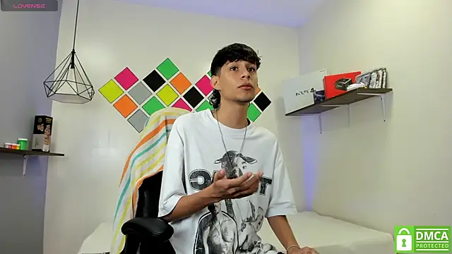draxblade09 (M twink) - Show body+spank ass