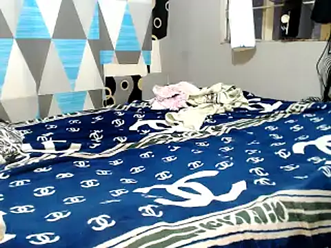 Trish_CurveCock webcam