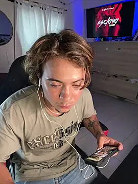 AngelLatinBoy webcam