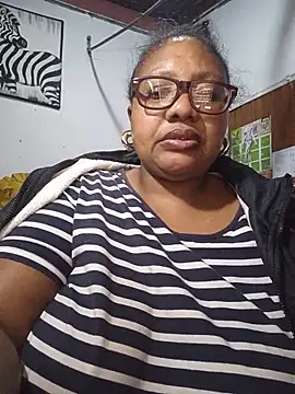 YELLOW_BONE webcam