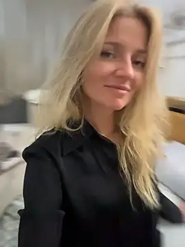 AlisonXCristal webcam