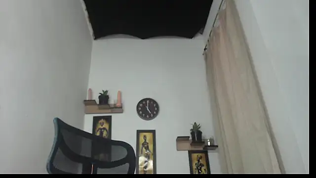 lolplipiwg live cam on StripChat
