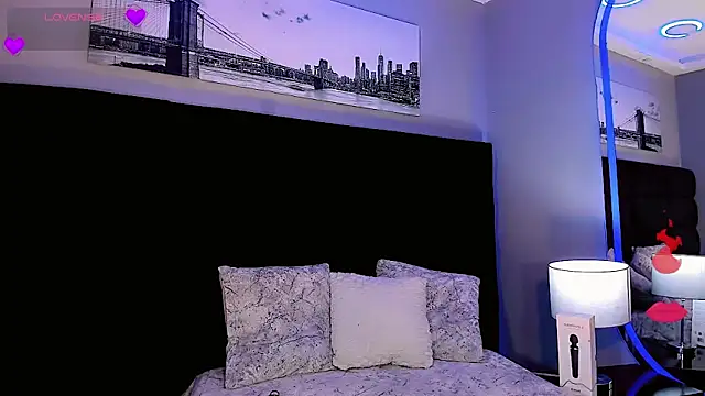 Kornylovee webcam