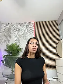 ZaraFuckDoll webcam