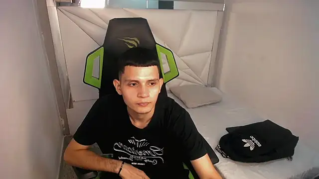 Pov_man777 webcam