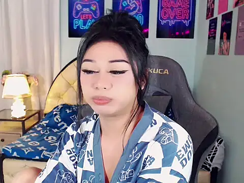SexxyTsLoverr webcam