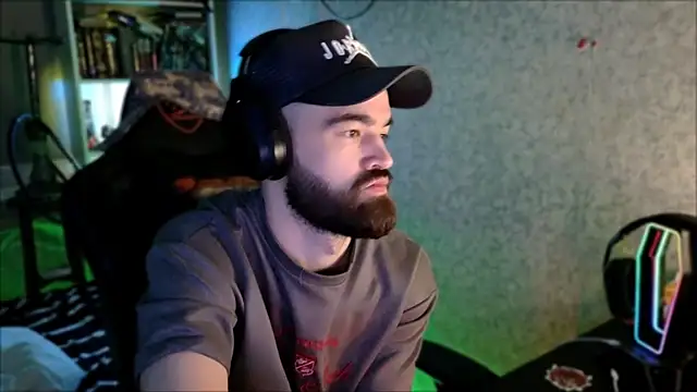_Serious_Man webcam