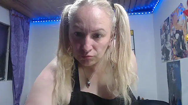 emperabigbootybigass - Emperabigbootybigass's free webcam - UK Sex Cams