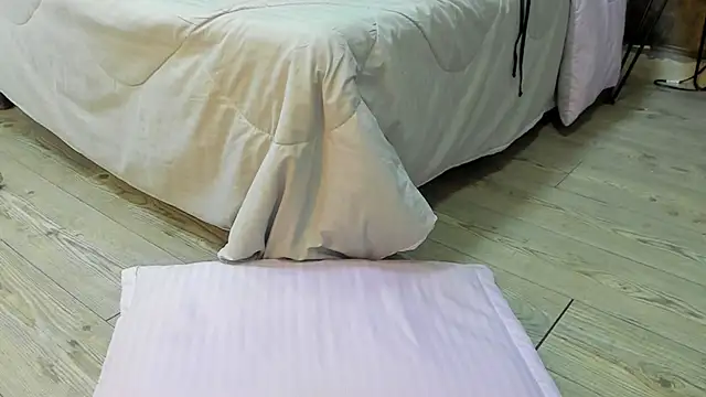 isa_lancaster live sex cam