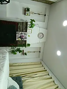 Hannha_1 webcam
