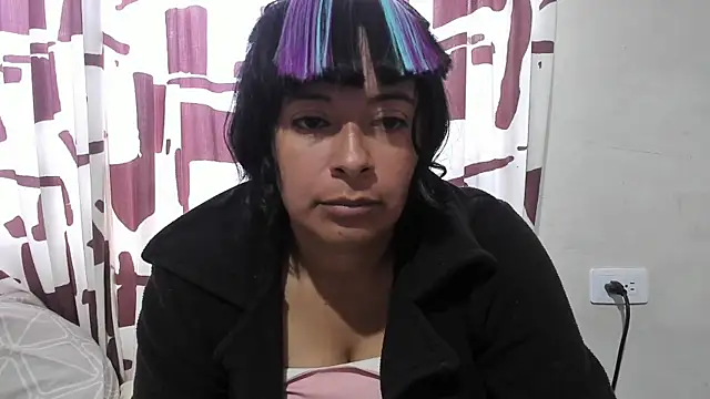 Acelinrose live cam on StripChat