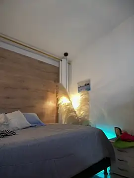 halaaa_1 live cam on StripChat