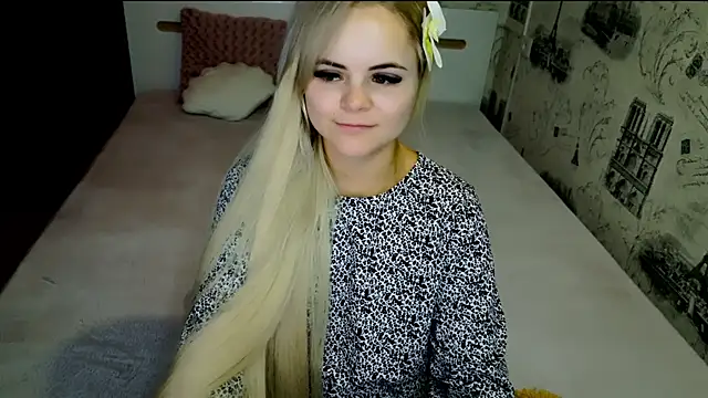 lovely-eyes live cam on StripChat