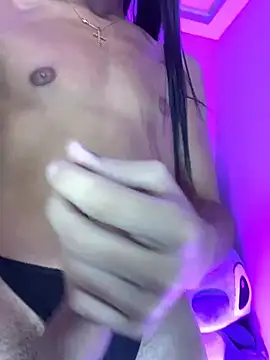 Amira_Ember webcam