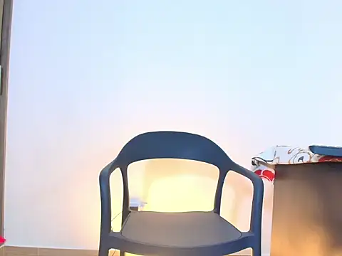 Laura_Cramz webcam
