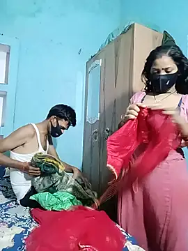 RoyalDesiCouple webcam
