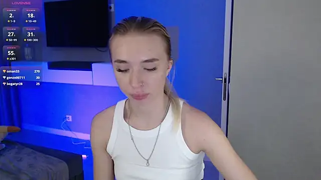Emily_Hartt webcam