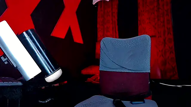 Model: abrilbigcock