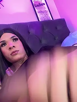 Amira_Ember webcam