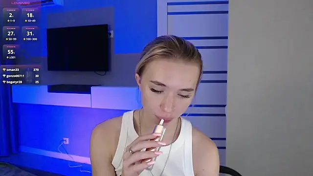 Emily_Hartt webcam