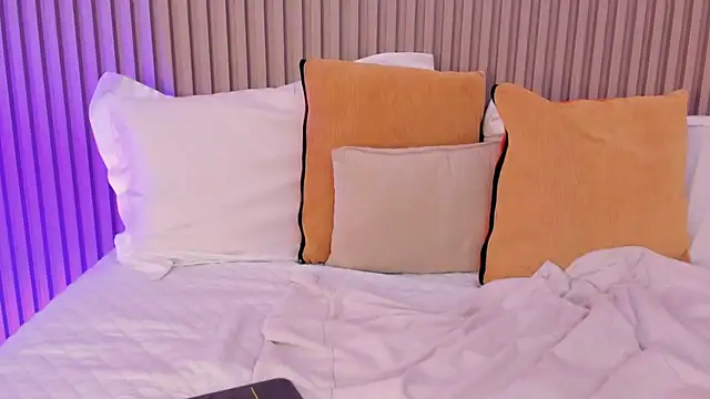 Victoria_Rosee webcam