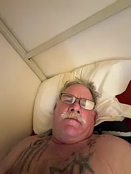 Caesar_Baxter webcam