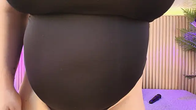 big_tits_in_your_face webcam