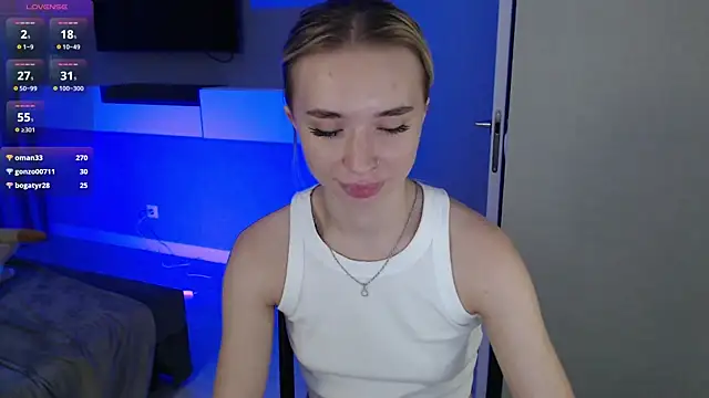 Emily_Hartt webcam