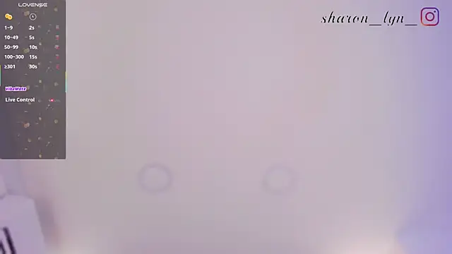 SharonLyn_ live cam on StripChat
