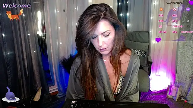 -CUTE-EVIL- live cam on StripChat