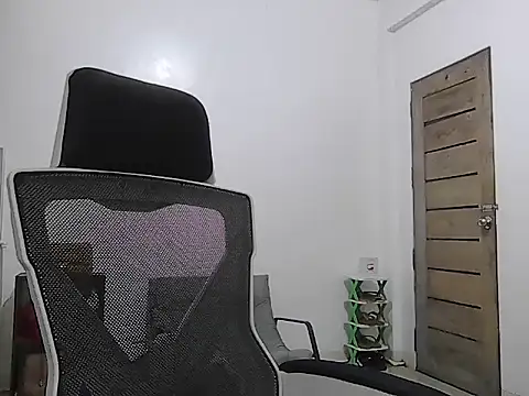 XxSensationSelena18 webcam
