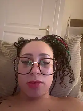 queenlo_xxx webcam