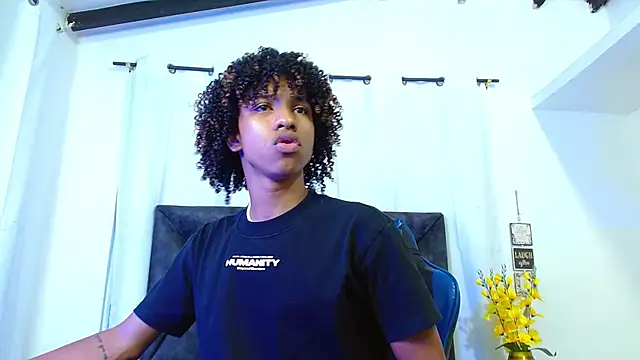 angelll18_ webcam