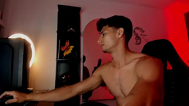MaxiimoRomano_ webcam