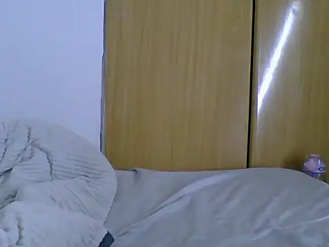 Hotpetittey webcam