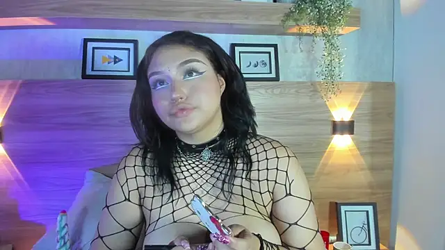 NaomiWhite_ webcam