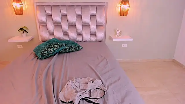 gatita_violeta webcam