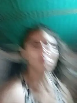 valeriaswang_Lucas webcam